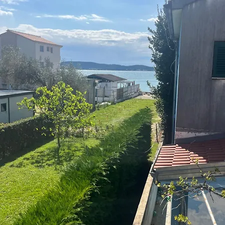 Apartment Captains Cove *