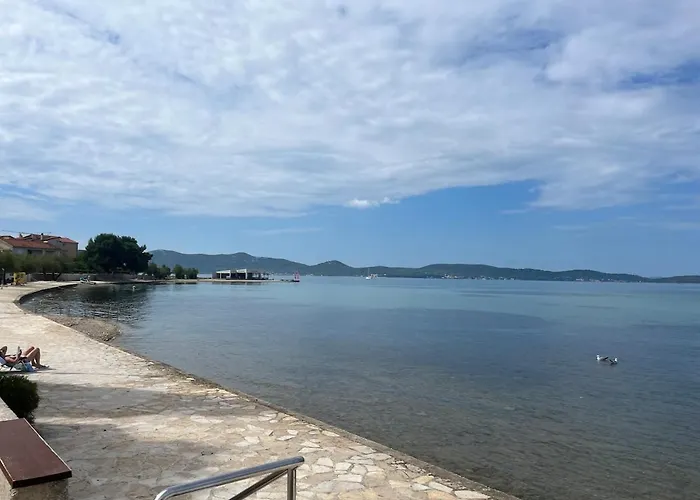 Apartment Captains Cove Sukosan